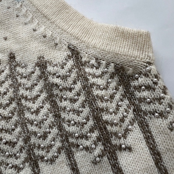 TanJay Vintage Vest Winter Scene Tiny Pearl Beads Trees Mountains Size L Cream - Picture 4 of 6